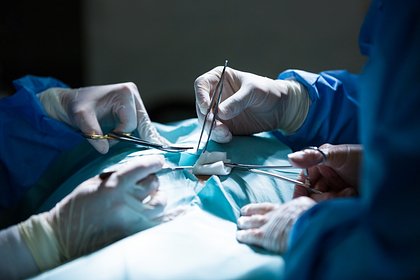 Российские хирурги удалили мужчине опухоль размером с баскетбольный мяч