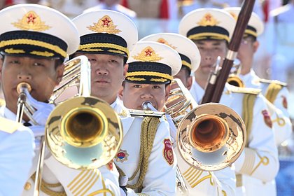Путин выразил благодарность музыкантам из Китая за участие в параде в честь Дня ВМФ