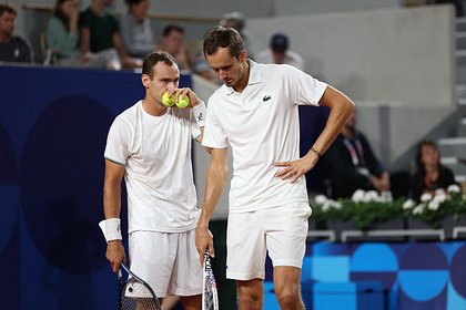 Медведев и Сафиуллин проиграли парный турнир Олимпиады
