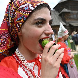 Салат Айсберг - польза, вред и противопоказания. Рецепты блюд содержащие салат айсберг