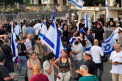 В Израиле протестующие ворвались на военные базы из-за ареста девяти солдат