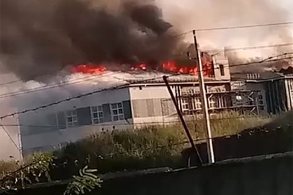 Мощный пожар в строящейся российской школе попал на видео