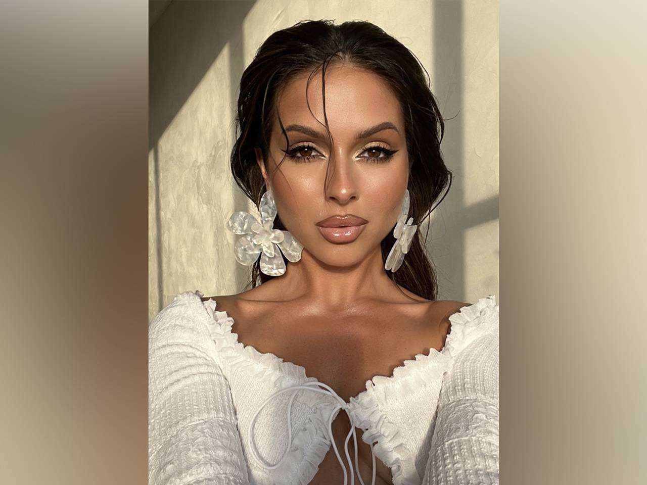 Ол кискасына белгі қояды.