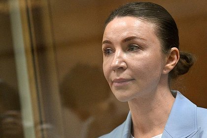 Блиновская попросила снять арест с ее Lamborghini и Bentley для погашения долгов
