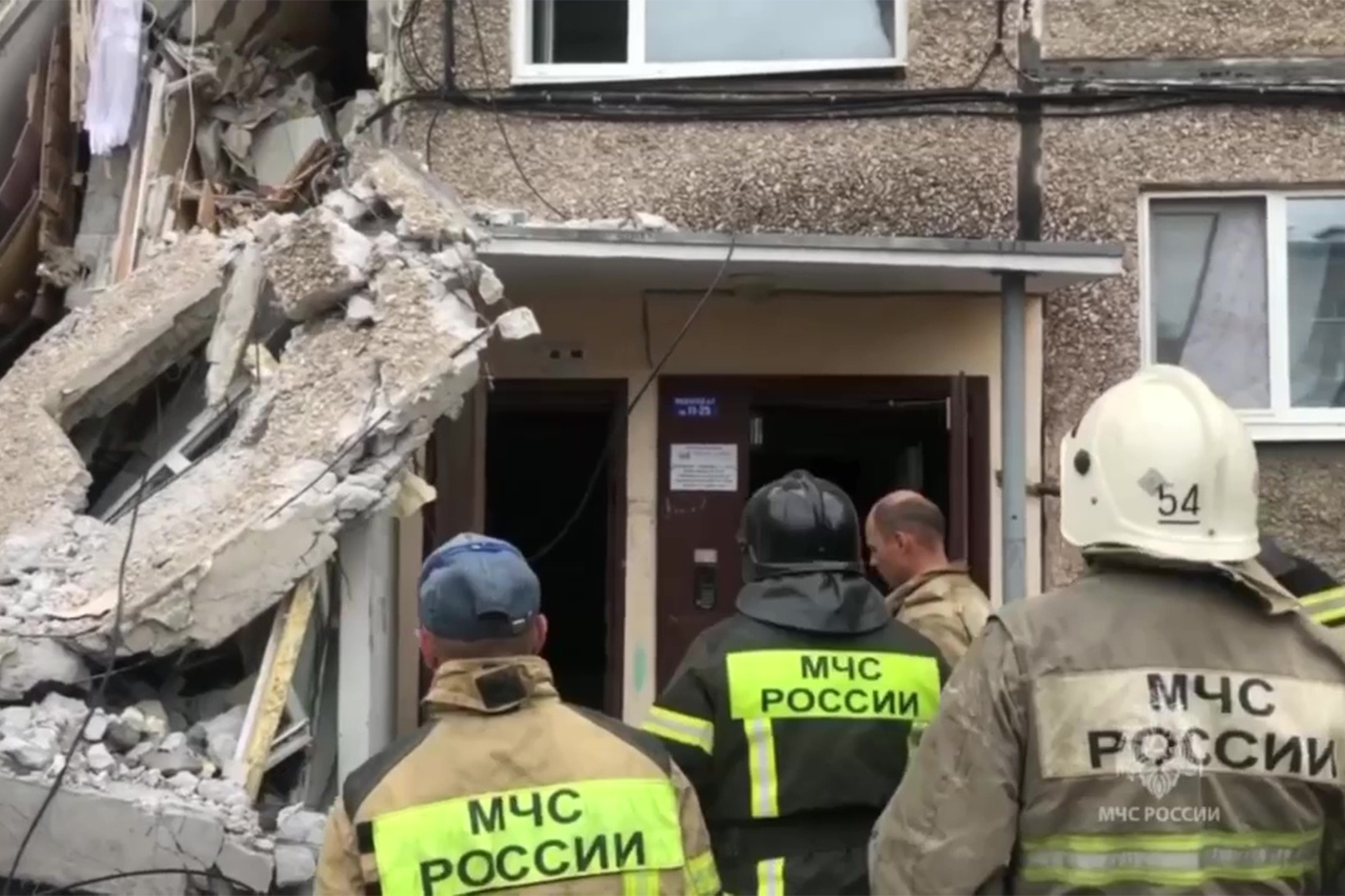 Рухнул дом. Почему рухнул дом в тагиле. Почему рухнул дом в тагиле. Почему рухнул дом в тагиле. Рухнул дом в омске 20 партсъезда.