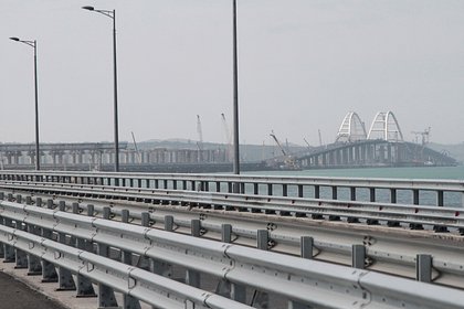 Движение автотранспорта на Крымском мосту перекрыли