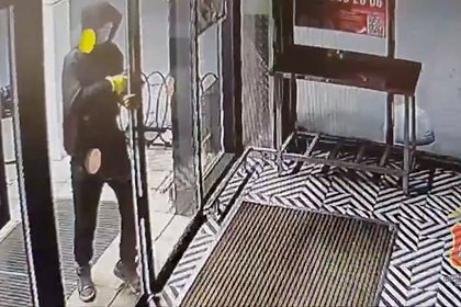 В подмосковной пиццерии бывший работник устроил разбойное нападение с топором