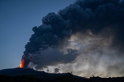 Мощное извержение вулкана произошло в Италии