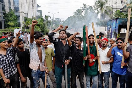В Бангладеш сообщили о переходе протестов в массовые беспорядки