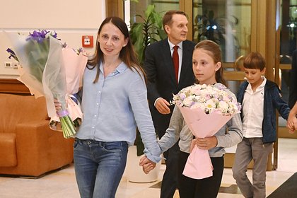Разведчица Дульцева назвала причину своих слез по прилете в Россию