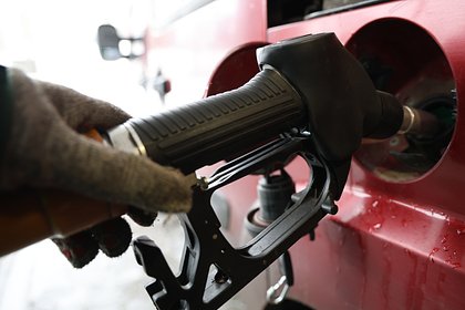 Рост цен на бензин на московских заправках замедлился впервые за лето
