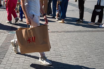 Стало известно об аресте счетов уходящей из России H&M