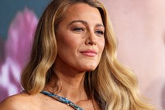 Блейк Лайвли посетила премьеру фильма в ковбойских чапах за 176 тысяч рублей