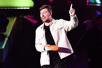 Главный YouTubе-блогер решил снять самое масштабное шоу в истории. Как его участников увозят в больницы прямо со съемок? 