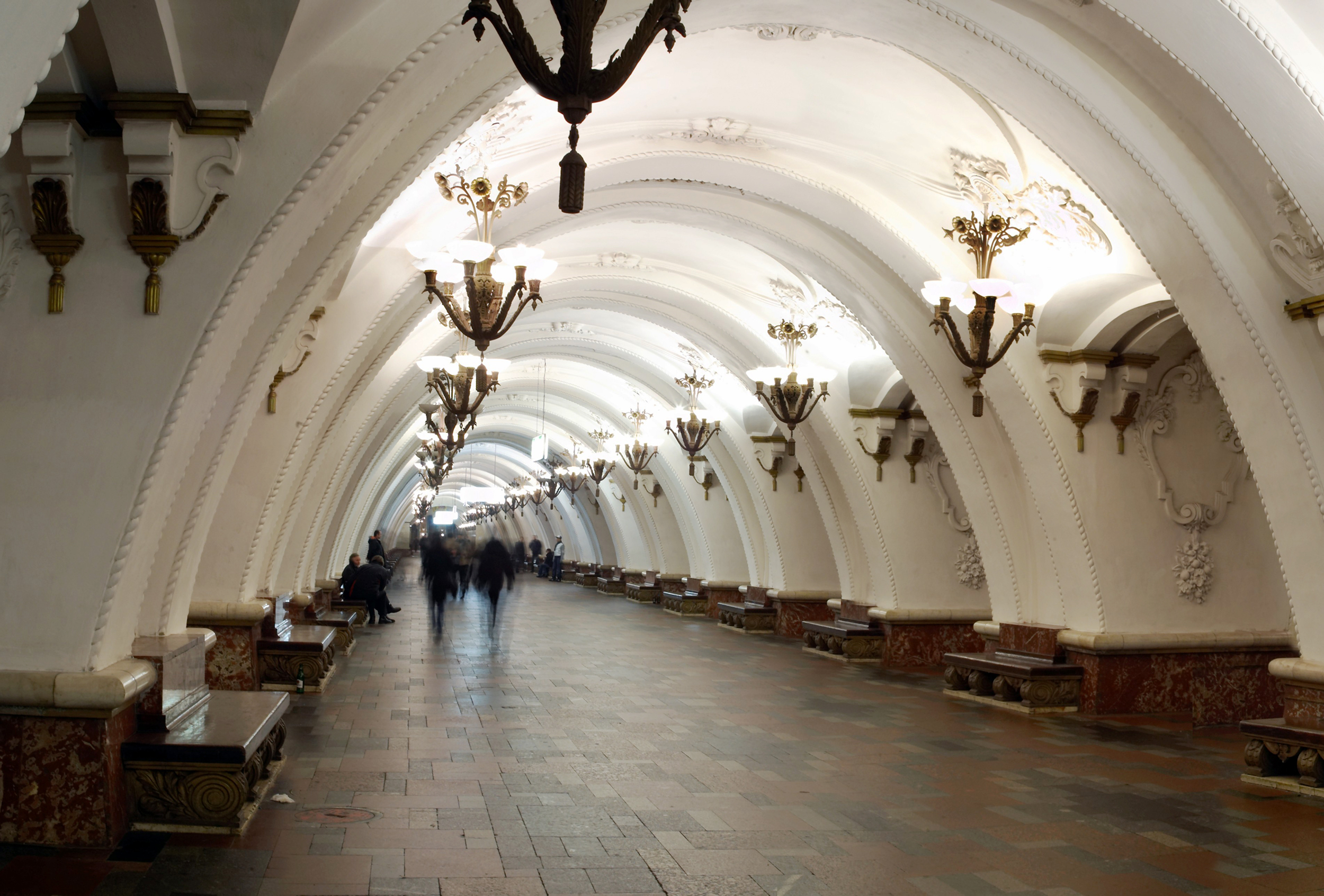 Гермодверь в метро