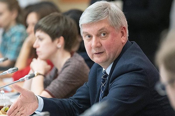 Александр Гусев