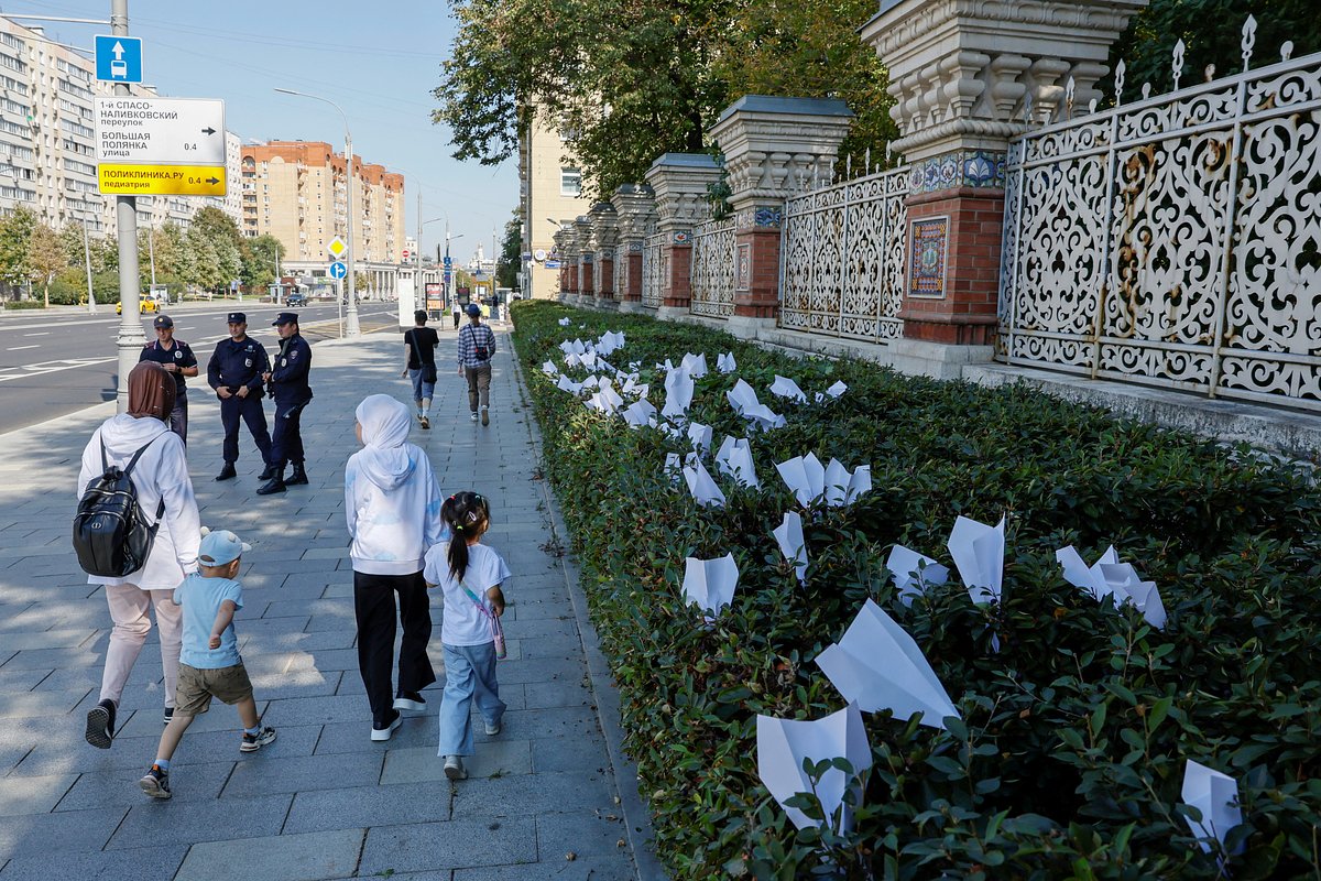 Акция в поддержку основателя Telegram Павла Дурова у здания Посольства Франции в России, Москва, 25 августа 2024 года