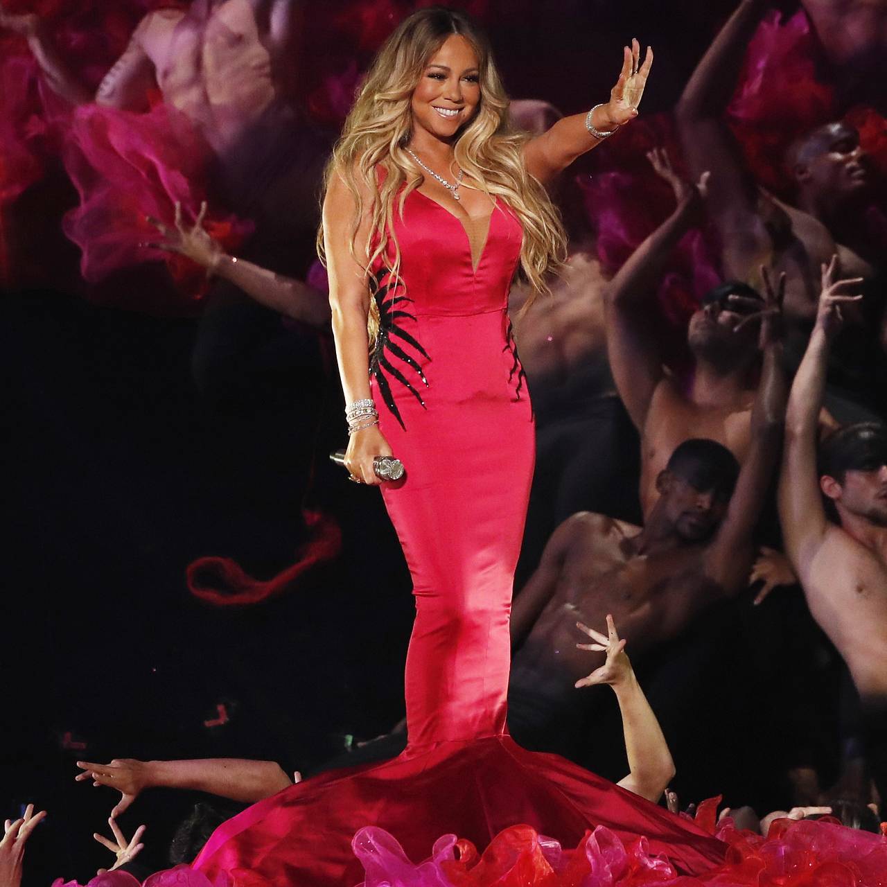 Жалаңаш Мэрайя Кэри