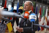 Шольц выступил за мирные переговоры по Украине. Он поддержал участие Москвы в новом саммите 