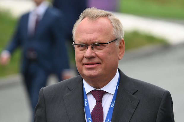 Андрей Костин
