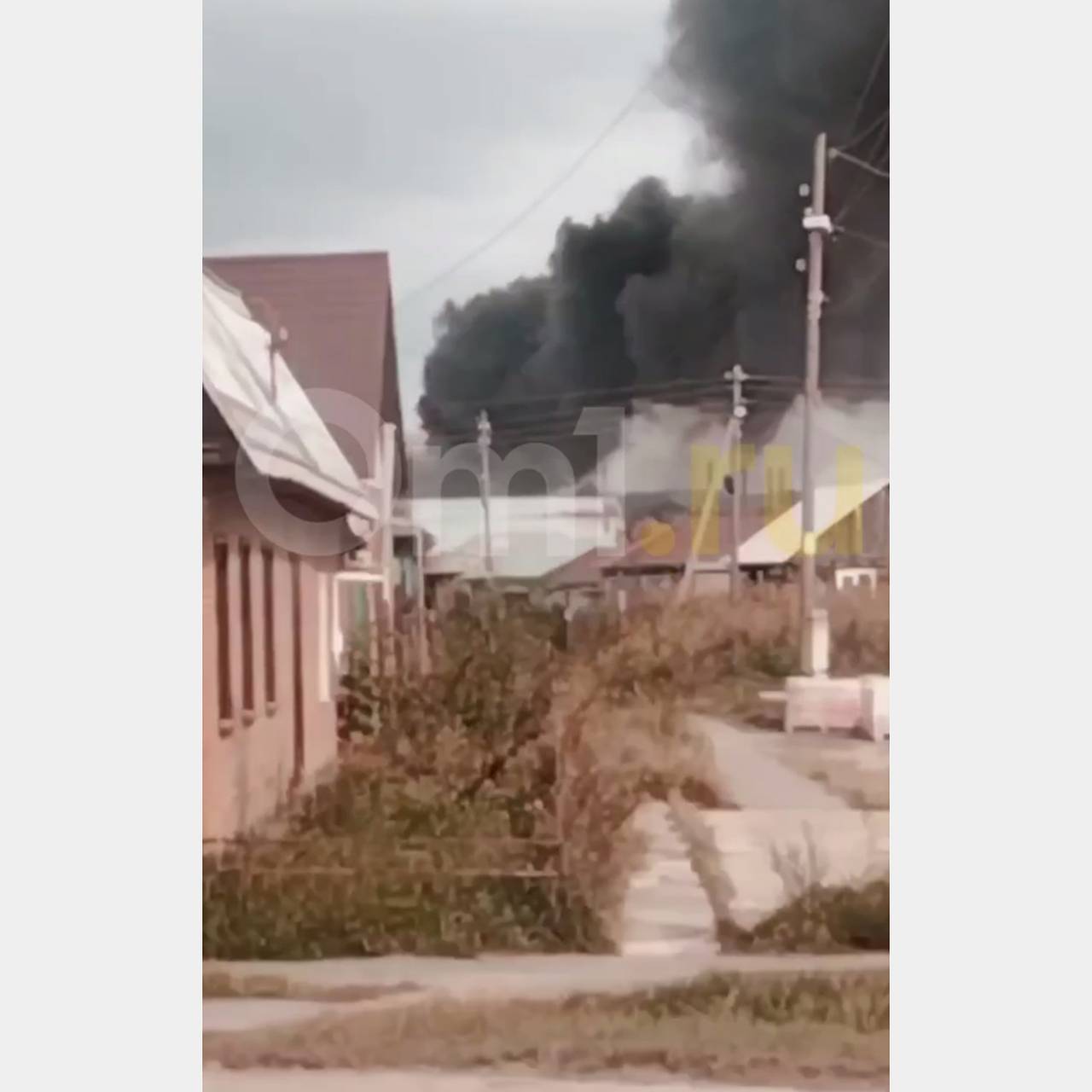 Пожар на входящем в оборонно-промышленный комплекс российском заводе попал на видео