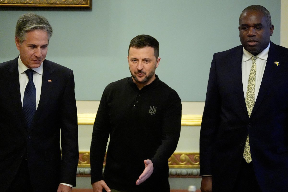 U.S. Secretary of State Antony Blinken and Britain's Foreign Secretary David Lammy meet with Ukraine's President Volodymyr Zelenskiy at the Mariinsky Palace in Kyiv, Ukraine, Wednesday, Sept. 11, 2024. Mark Schiefelbein/Pool via REUTERS