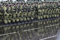 «Враг наступает, надо укрепить позиции». В Госдуме объяснили решение Путина увеличить численность Российской армии