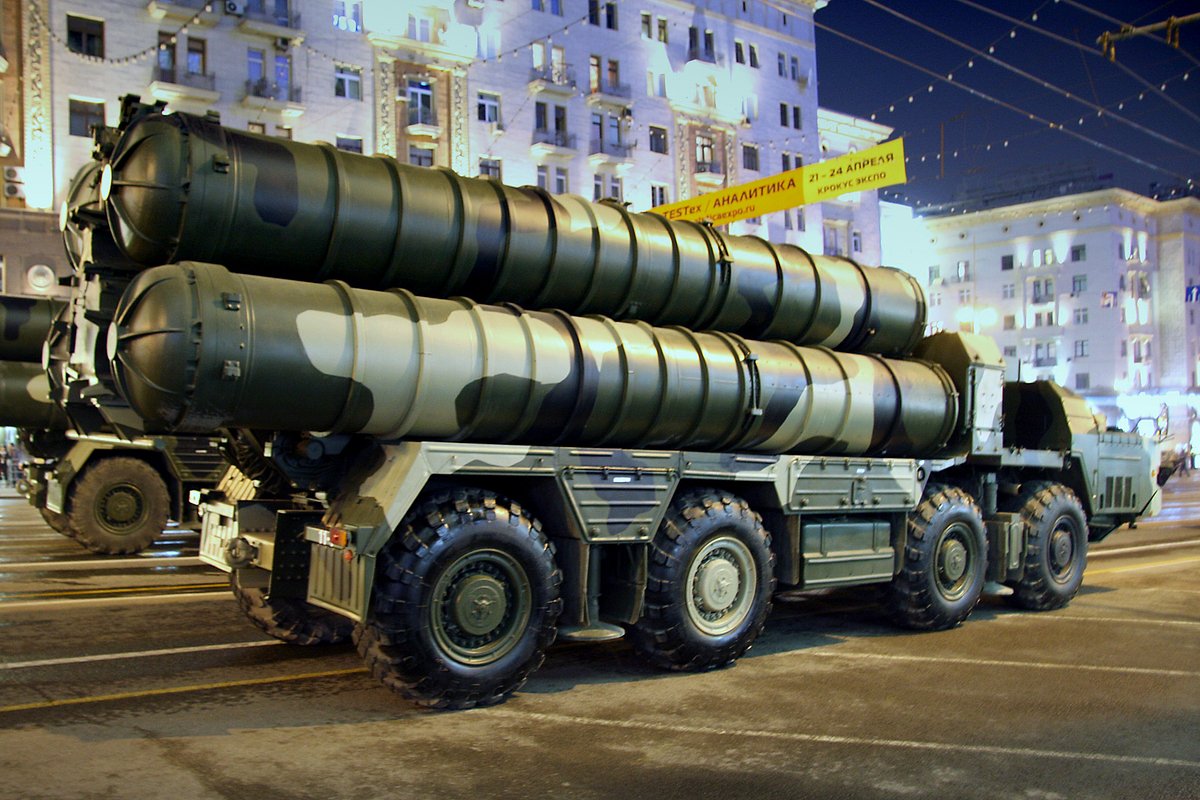 С-300 на репетиции парада Победы, Москва, апрель 2009 года