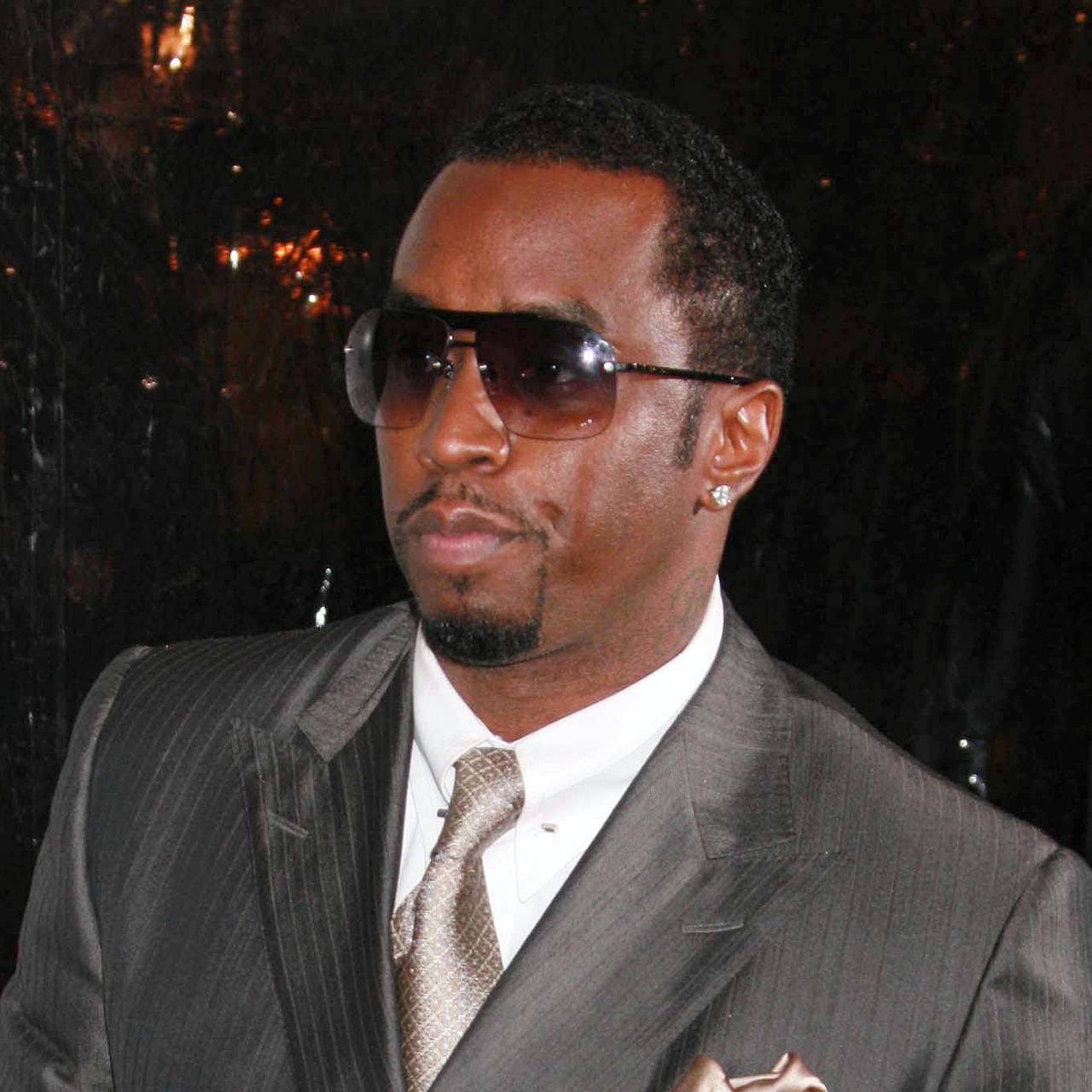 P.Diddy мог усыплять своих жертв с помощью детского масла с наркотиками:  Музыка: Культура: Lenta.ru