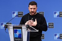 Зеленский призвал НАТО отправить военных на Украину. Он рассчитывает на замену уставших солдат ВСУ 