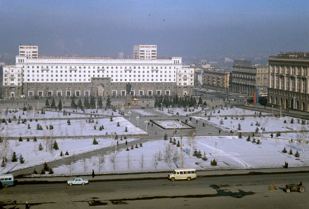 Центральная площадь Челябинска — родного города Дмитрия Лакина. 1980 год