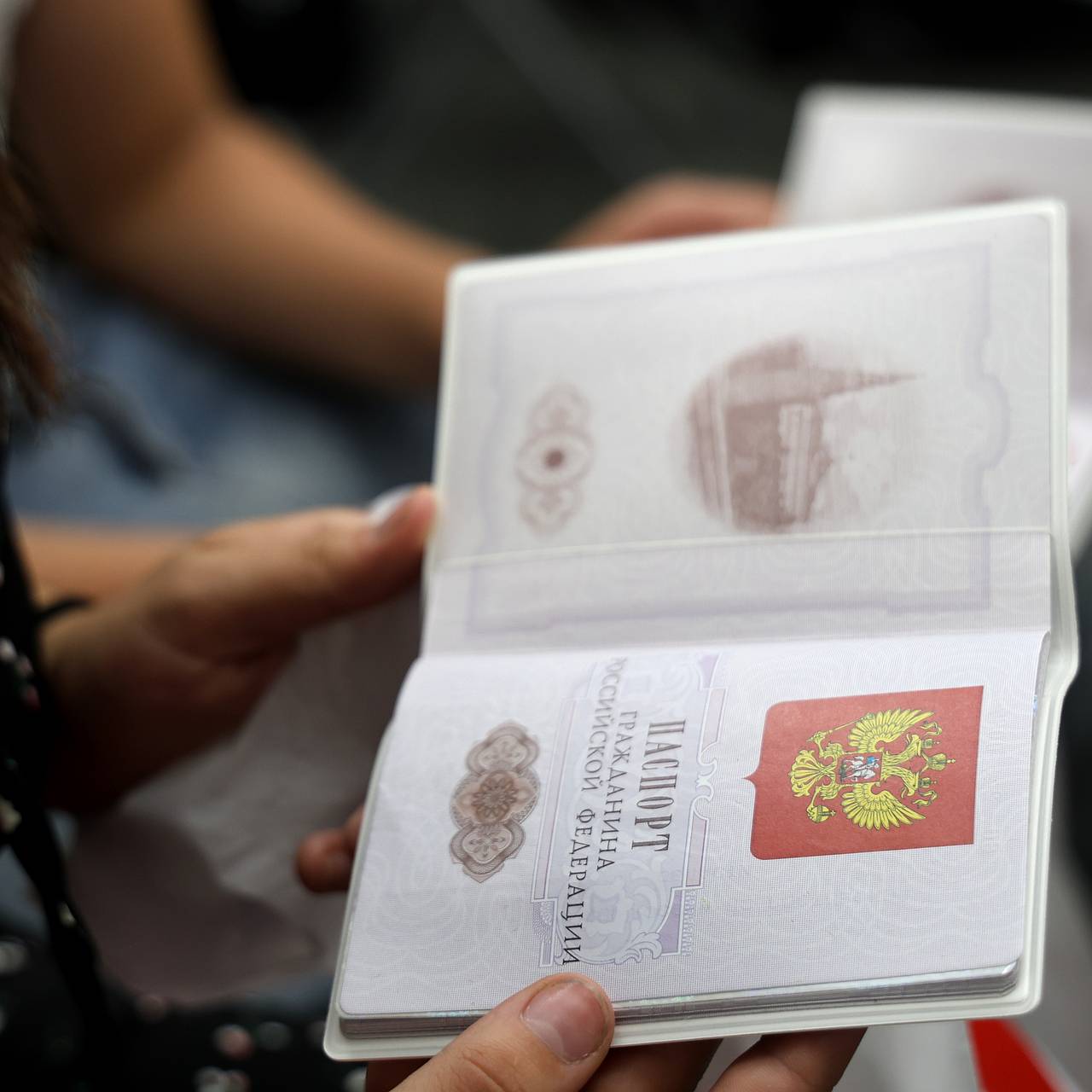 девочки 13 лет голые В России восьмиклассница подделала паспорт ради секса с мужчиной:  Происшествия: Россия: Lenta.ru