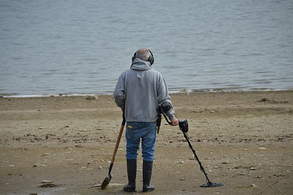 Кладоискатель нашел редчайшую монету стоимостью один миллион рублей