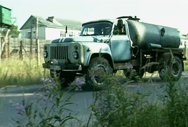 Ассенизаторский автомобиль из парка ИК-14, где сидел Шипилов