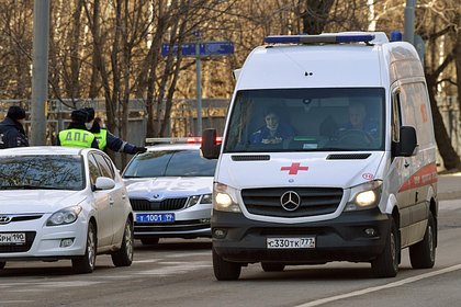 Директор московского автосалона увидел сына с ножницами в руках и сломал ему руку