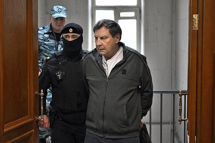 Обвиняемый в махинациях бывший замглавы Минобороны России попросился домой
