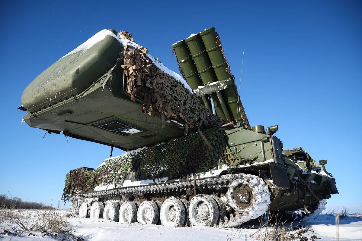 Зенитный ракетный комплекс (ЗРК) «Бук-М3» группировки войск «Центр» во время боевого дежурства в зоне проведения специальной военной операции, Луганская народная республика