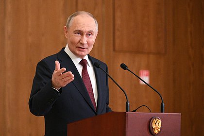Путин извинился перед Меркель за эпизод с собакой