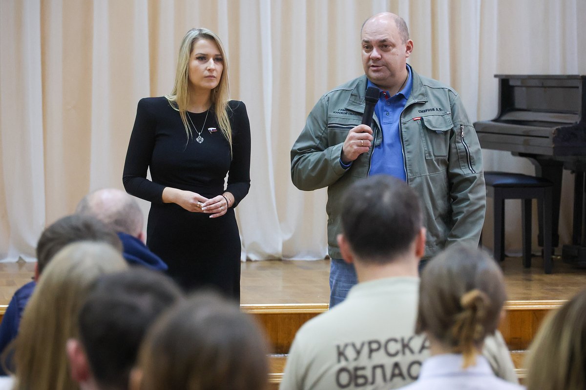 Russia. Kursk First Deputy Chairman of the State Duma Committee on Education Yana Lantratova and Governor of the Kursk Region Alexey Smirnov during the transfer of tablets to students in the border areas of the Kursk region at the Kursk Pedagogical College