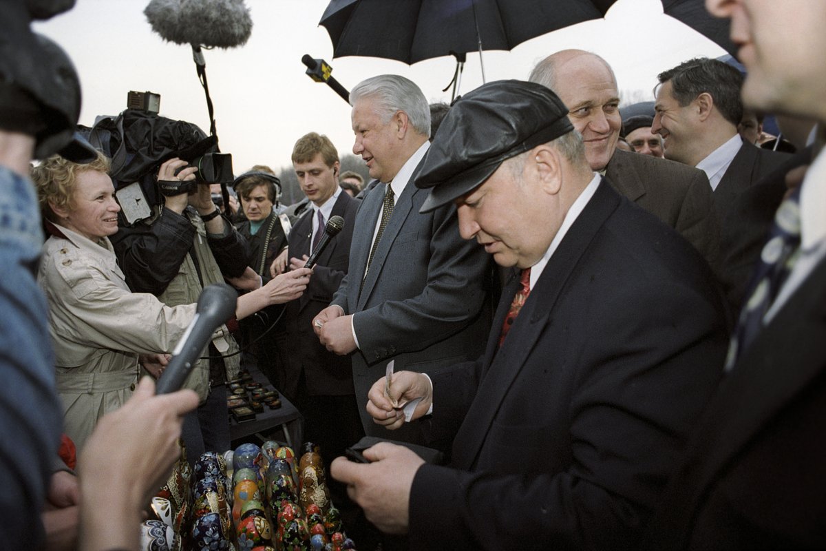 Юрий Лужков и Борис Ельцин на Воробьевых горах, 1996 год