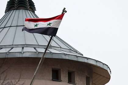 Флаг Сирии сняли с посольства в России