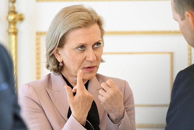 Анна Попова