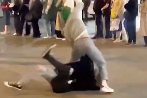 Кадры драк с участием Муслима Мурдиева