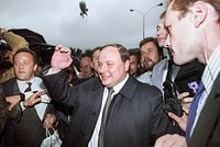 «Его за шкирку окунули в политику» Егор Гайдар — ключевая фигура для России. Что он сделал и как страна ему отплатила?