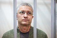 Тимура Иванова приговорили к 13 годам колонии и штрафу в 100 миллионов. Бывшего замминистра обороны лишили наград и активов