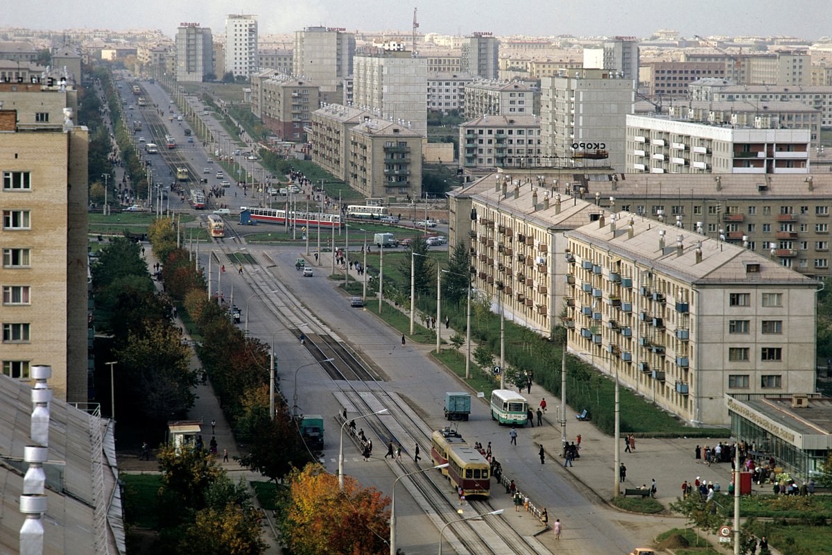 На проспекте Карла Маркса в городе Магнитогорске