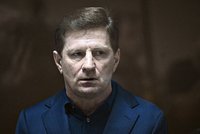 Генпрокуратура подала иск против Фургала. С бывшего губернатора потребовали 8,5 миллиарда рублей 