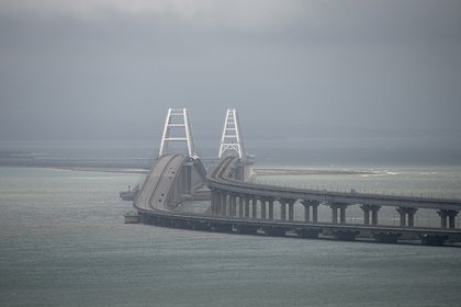 Крымский мост перекрыли для автомобилей