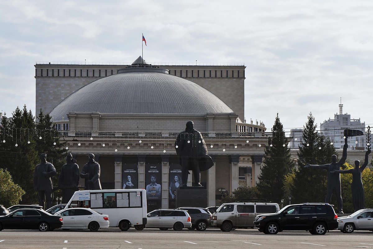 Здание Новосибирского академического театра оперы и балета