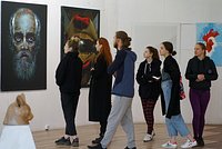 «Сюда приходят и поражаются» В 90 километрах от Москвы появился свой Хогвартс. Чем живет самая крупная арт-резиденция России?